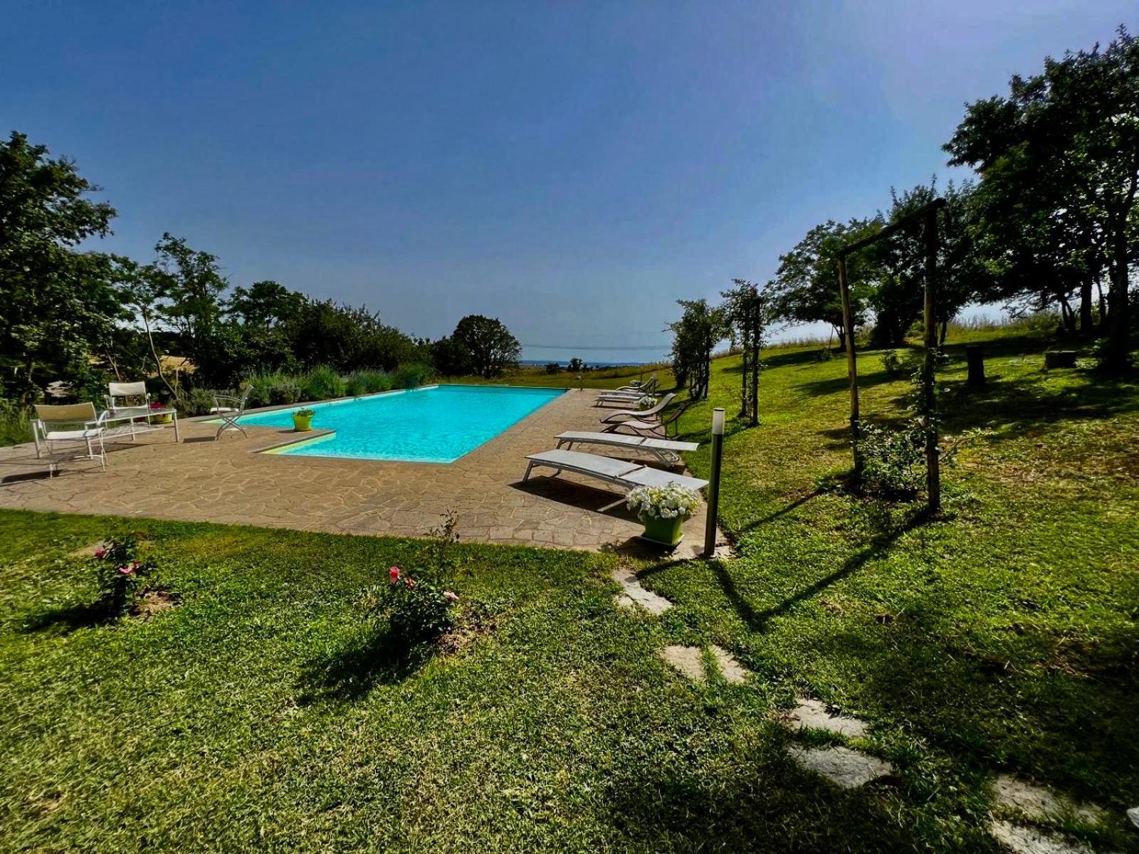 Collina Blu Bed & Breakfast Болсена Екстериор снимка
